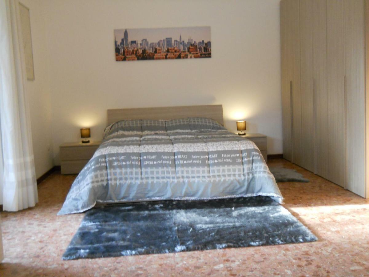 ヴェローナ Lo Scoiattolo Bed & Breakfast エクステリア 写真