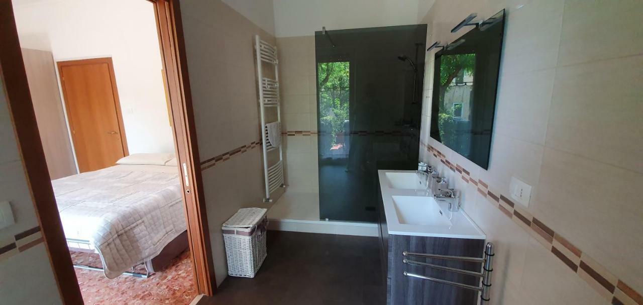ヴェローナ Lo Scoiattolo Bed & Breakfast エクステリア 写真