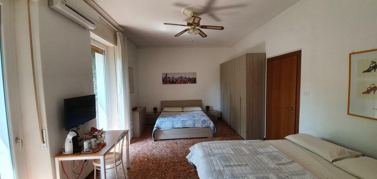 ヴェローナ Lo Scoiattolo Bed & Breakfast エクステリア 写真